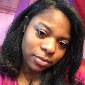 Meet your Posher, Demetria